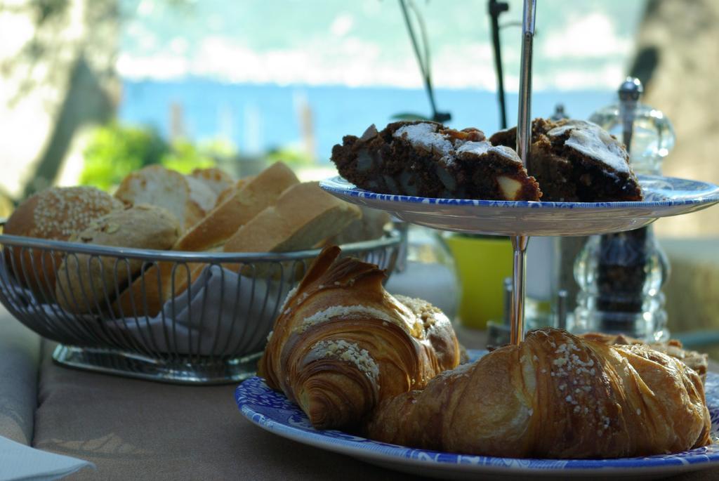 Locanda Fassa Brenzone sul Garda Exterior photo